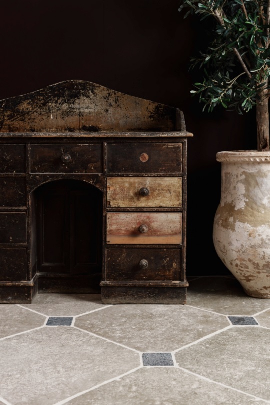 40cm x 40cm Leopold Cabochon